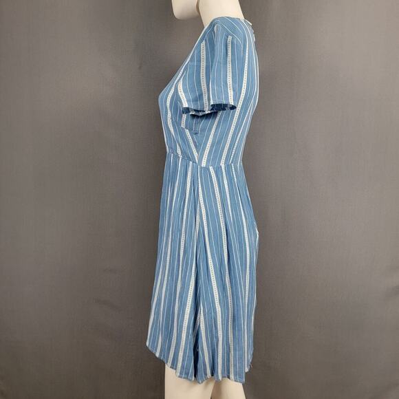 Le Lis Mini Dress S Stripe Button Front Keyhole Textured Picniccore - Picture 3 of 7